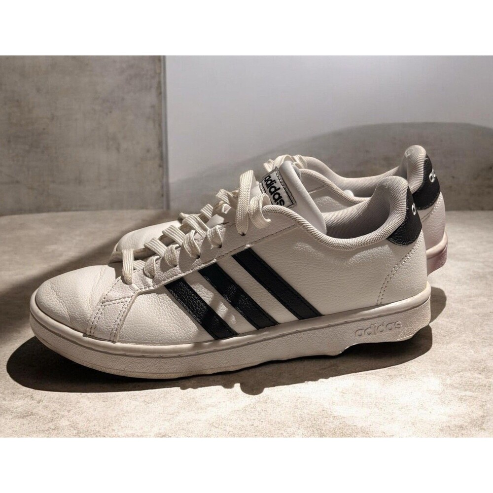 Size 7.5 - Adidas Superstar OG W